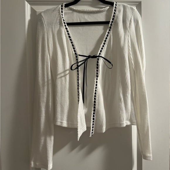 Cardigan w/ Ribbon - Picture 2 of 3